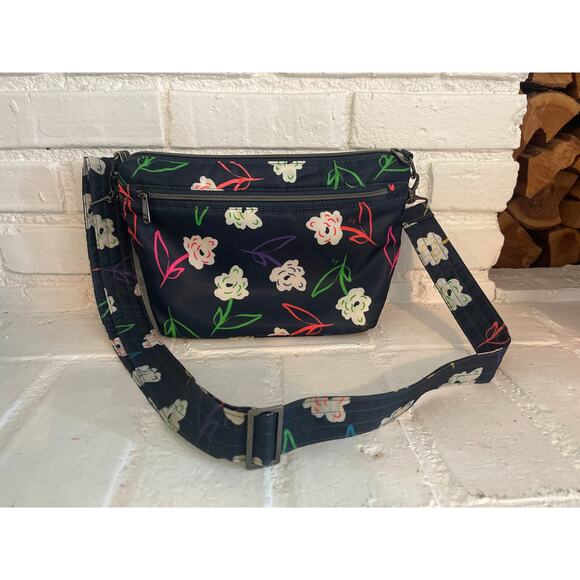 Lug Flare 2 Crossbody Bag Excellent Condition!! - Picture 1 of 4